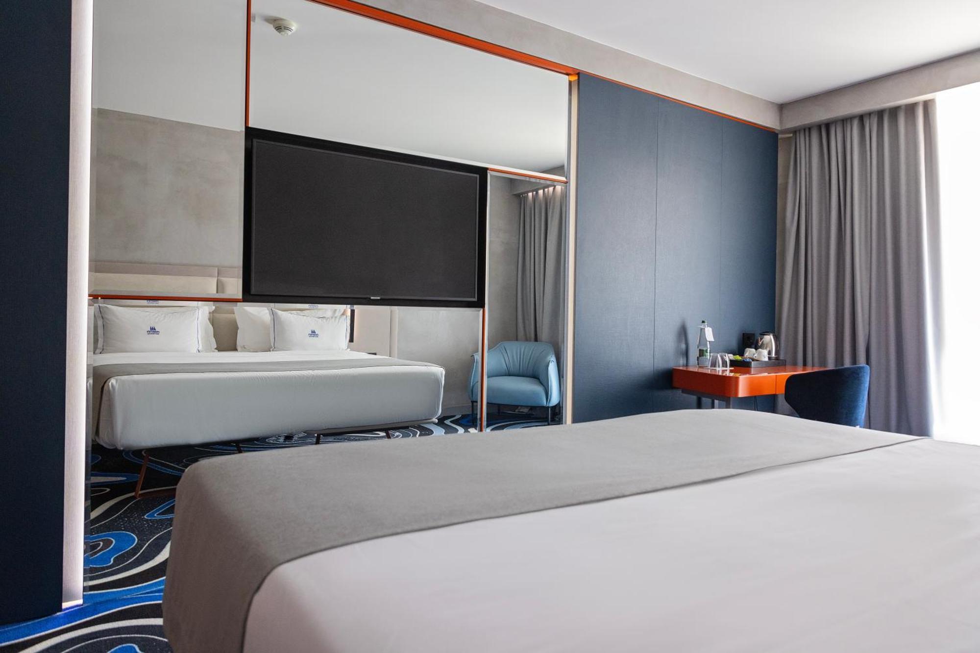 Maritim Marina Bay Resort Spa & Casino Adult Friendly Vlore Ngoại thất bức ảnh A room at the hotel