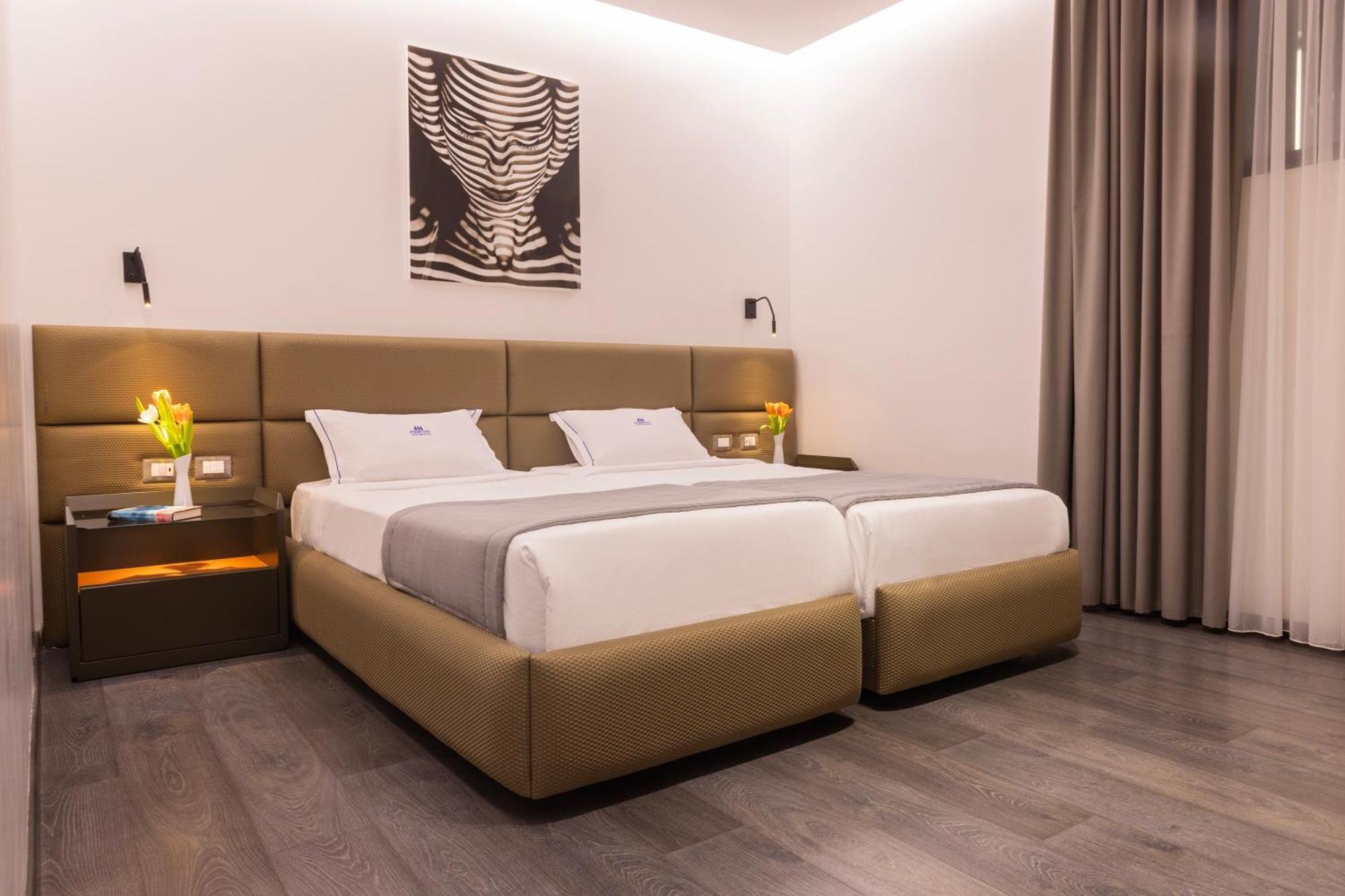 Maritim Marina Bay Resort Spa & Casino Adult Friendly Vlore Ngoại thất bức ảnh A room at the hotel
