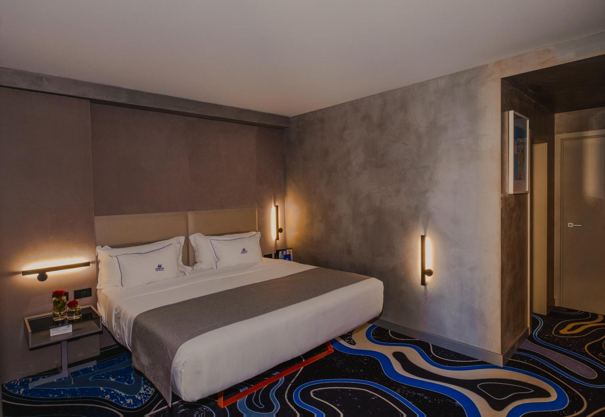 Maritim Marina Bay Resort Spa & Casino Adult Friendly Vlore Ngoại thất bức ảnh A room at the hotel