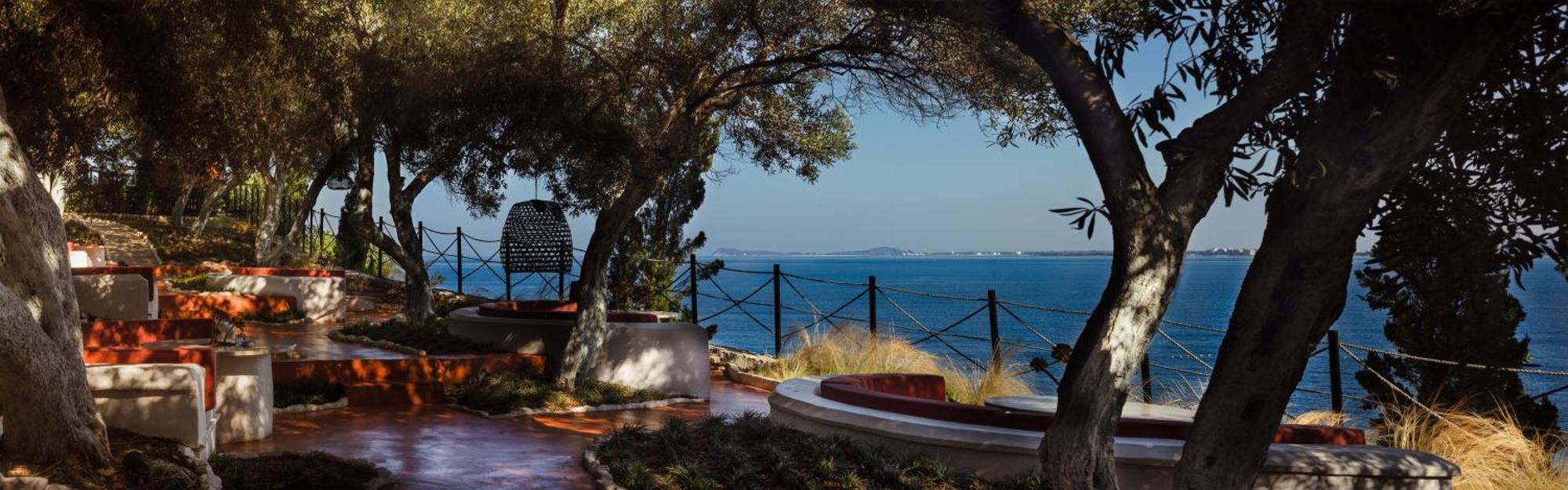 Maritim Marina Bay Resort Spa & Casino Adult Friendly Vlore Ngoại thất bức ảnh The seafront of the hotel