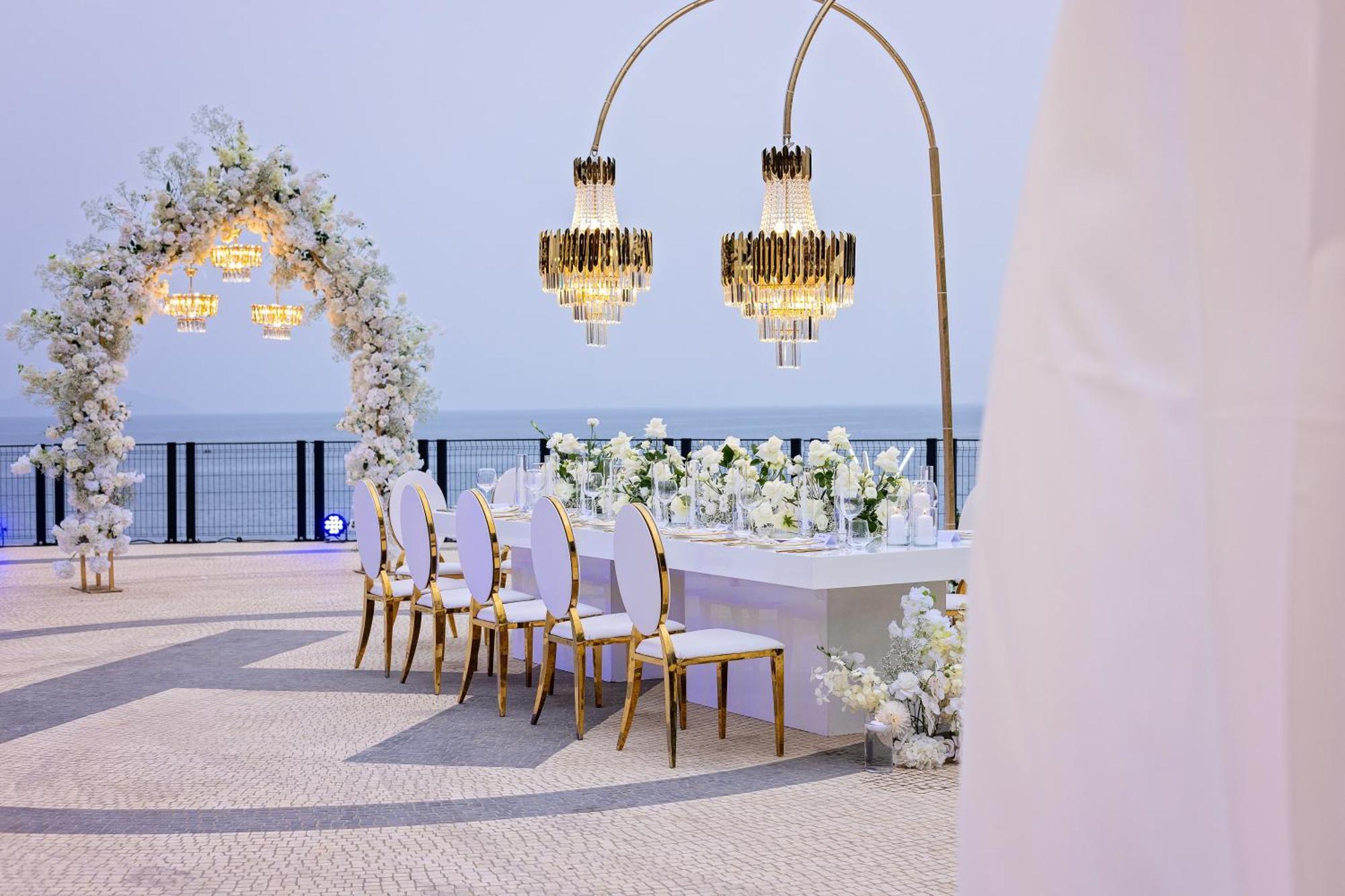 Maritim Marina Bay Resort Spa & Casino Adult Friendly Vlore Ngoại thất bức ảnh Wedding at the hotel
