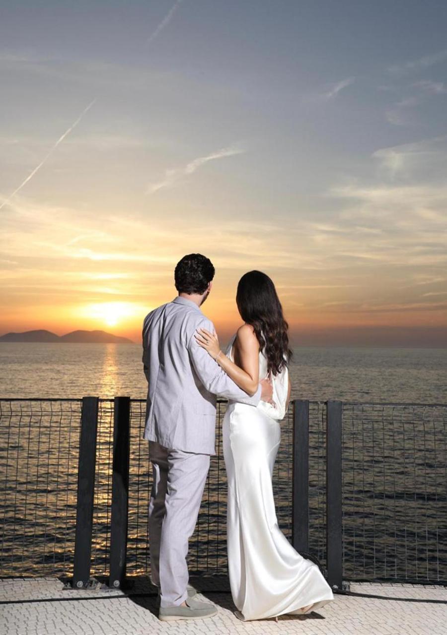 Maritim Marina Bay Resort Spa & Casino Adult Friendly Vlore Ngoại thất bức ảnh Sunset at the hotel